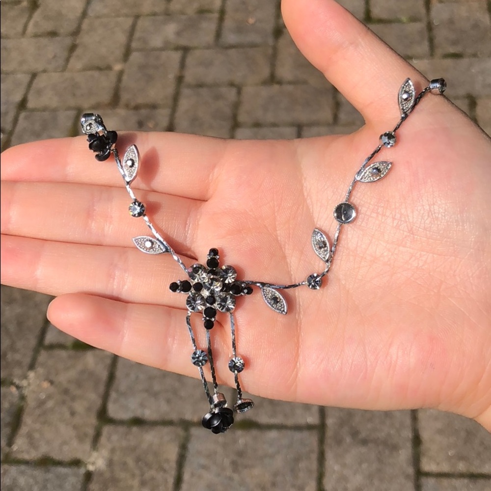 B&W necklace